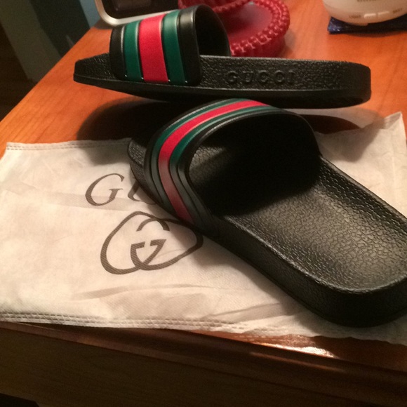 gucci flip flops stockx
